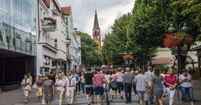 Od niedzieli turyści zapłacą więcej za parkowanie w Sopocie; mieszkańcy miasta skorzystają z ulg